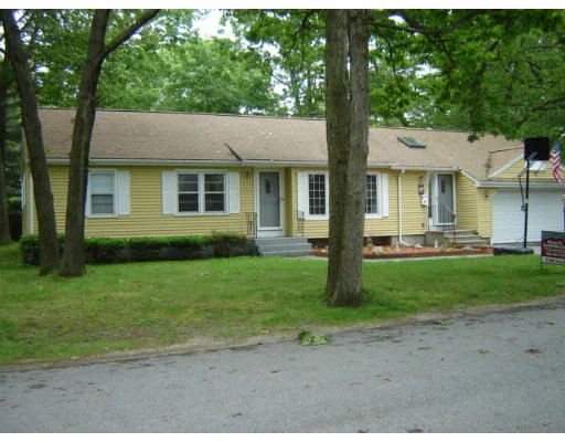 Unit for sale at 21 Oakwood Avenue, Auburn, MA 01501