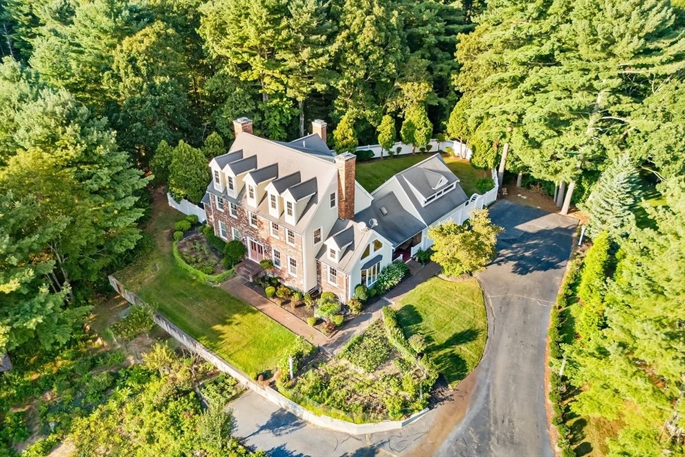 Unit for sale at 17 Old Landing Rd, Pembroke, MA 02359