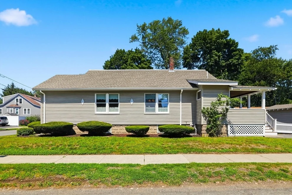 Unit for sale at 34 Avon St, Saugus, MA 01906