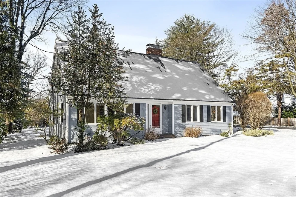 Unit for sale at 35 Chestnut St, Concord, MA 01742