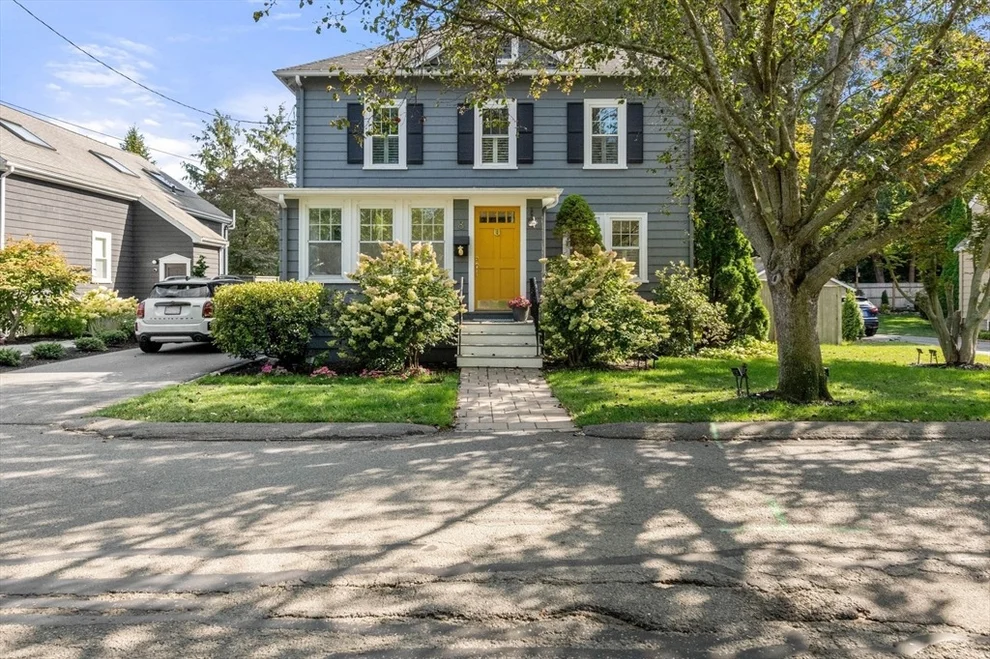 Unit for sale at 8 Old Salem Rd, Marblehead, MA 01945