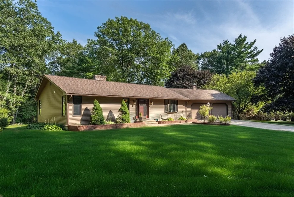 Unit for sale at 60 Mason Rd, Holden, MA 01522