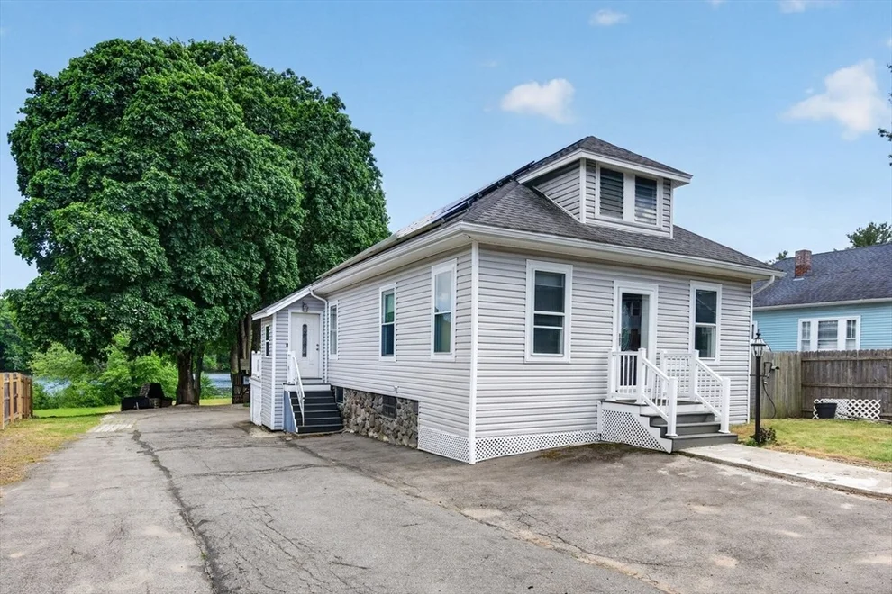 Unit for sale at 524 Lowell St, Methuen, MA 01844