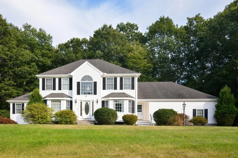 Unit for sale at 10 Johnathan Pass Way, Dudley, MA 01571