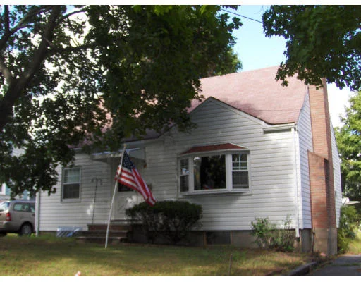 Unit for sale at 43 Oak St, Winchester, MA 01890