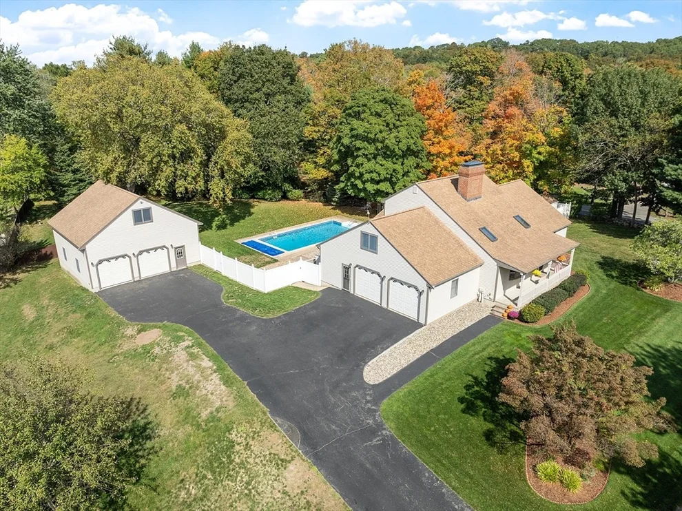 Unit for sale at 1 Deacon Dr, Middleton, MA 01949