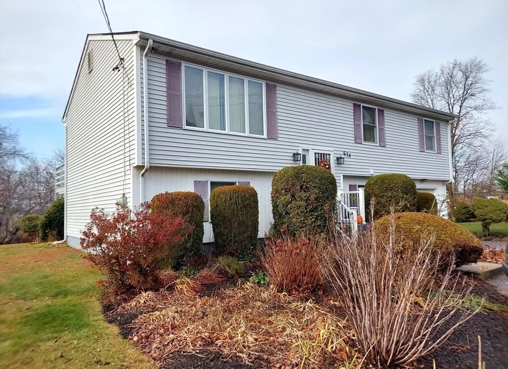 Unit for sale at 675 Lees River Ave, Somerset, MA 02725