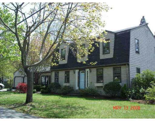 Unit for sale at 10 Hanson Rd, Barrington, RI 02806