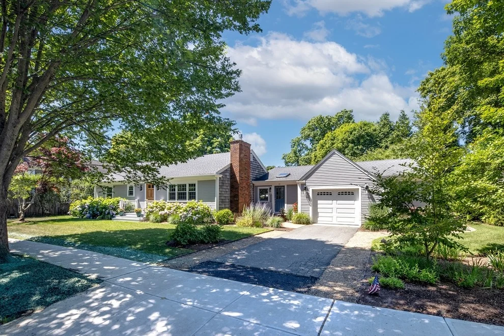 Unit for sale at 33 Pearl St, Mattapoisett, MA 02739