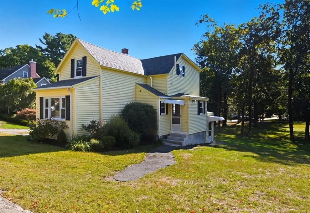 Unit for sale at 32 Park Ave, Middleton, MA 01949