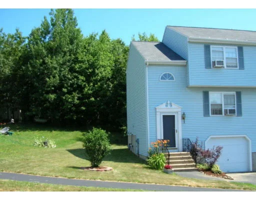 Unit for sale at 44 Ledgecrest Dr, Worcester, MA 01603