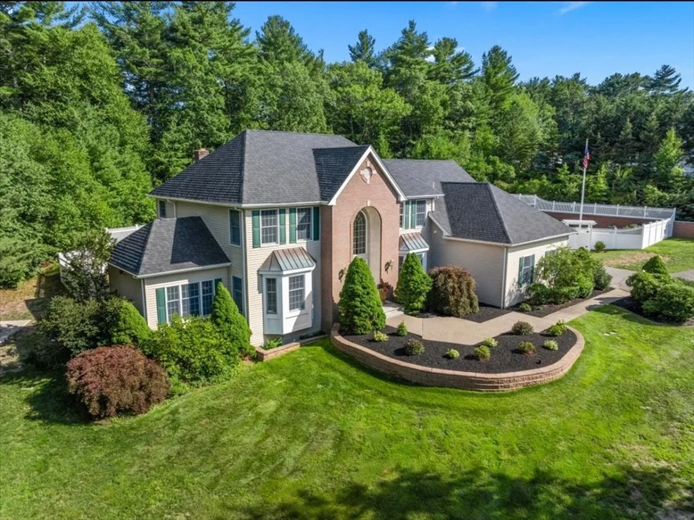 Unit for sale at 256 Hillcrest Rd, Marshfield, MA 02050