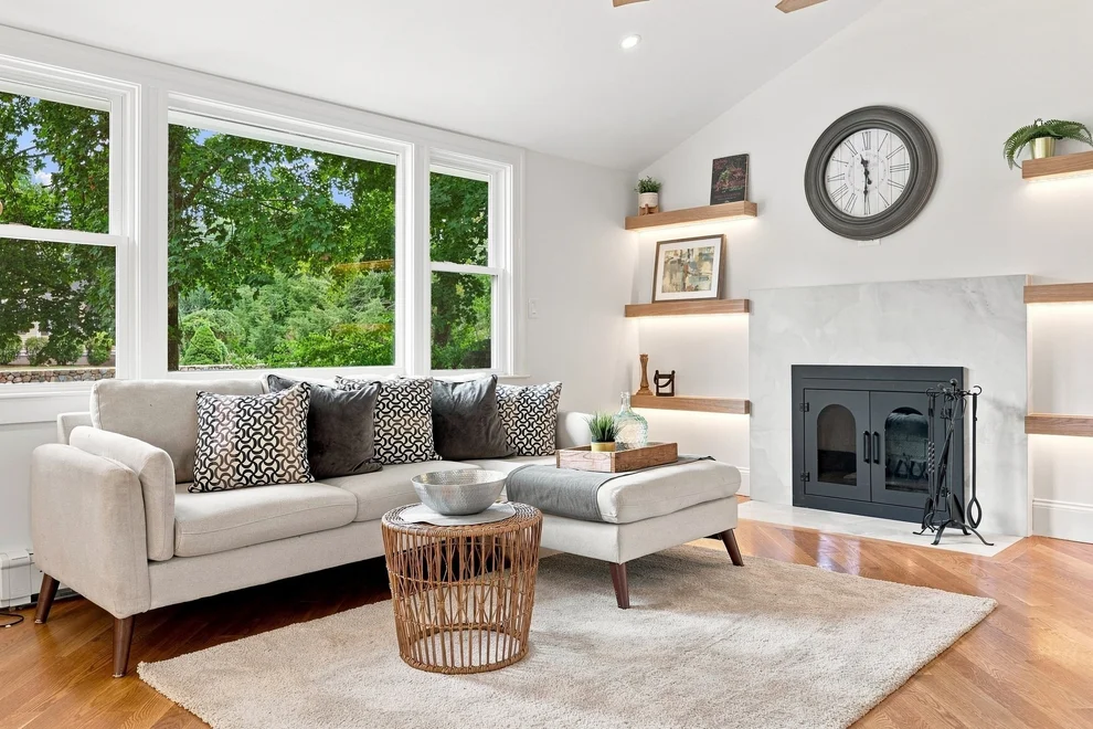Unit for sale at 121 Elm St, North Reading, MA 01864