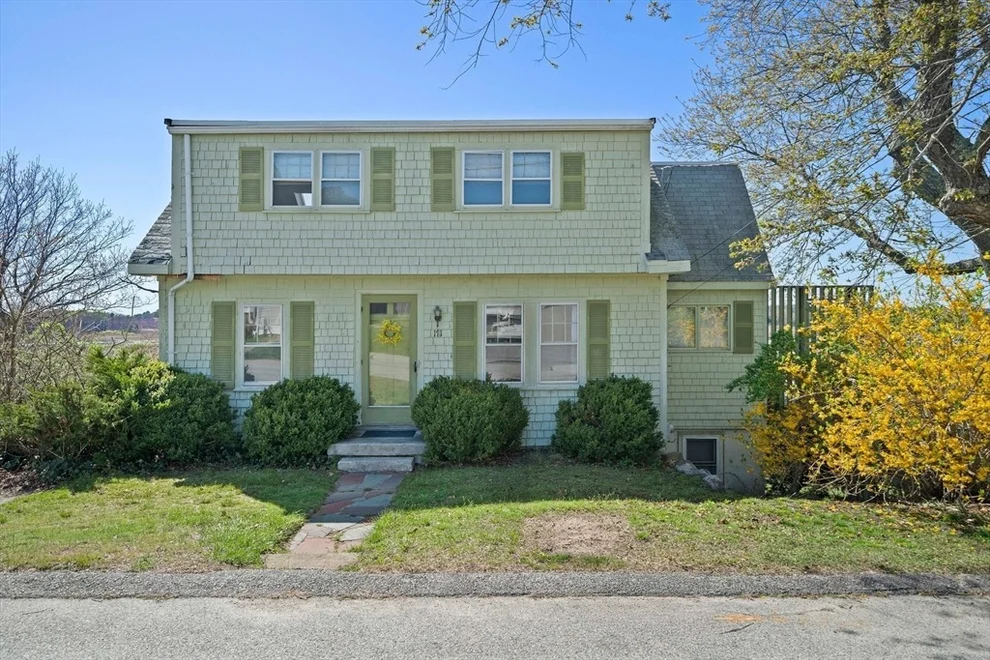 Unit for sale at 171 Meadowview St., Marshfield, MA 02050