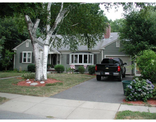 Unit for sale at 227 Green St, Fairhaven, MA 02719