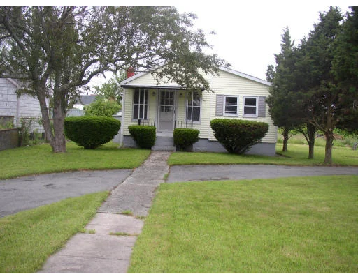 Unit for sale at 1 Rapoza St, Dartmouth, MA 02748