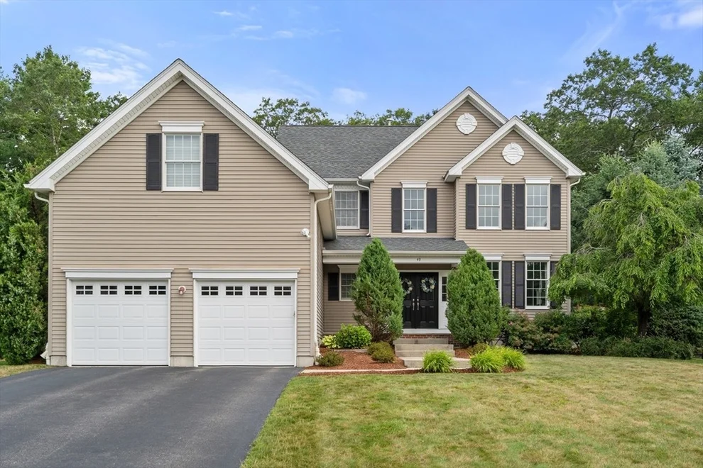 Unit for sale at 49 Hound Pack Circle, Walpole, MA 02032