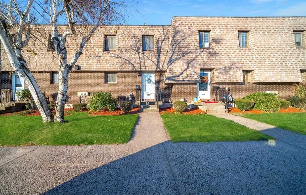 Unit for sale at 172 Beekman Dr, Agawam, MA 01001