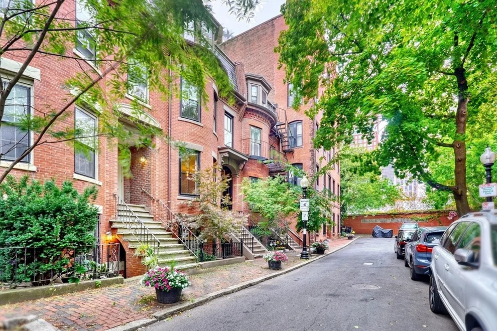 Unit for sale at 11 Cazenove St, Boston, MA 02116