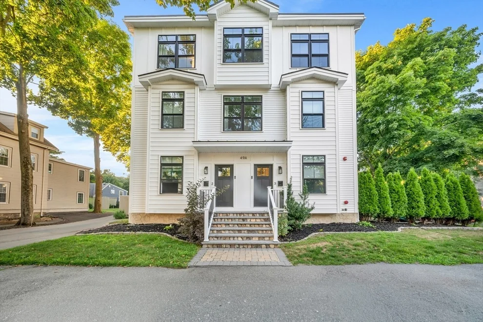 Unit for sale at 49A Chestnut St, Wakefield, MA 01880