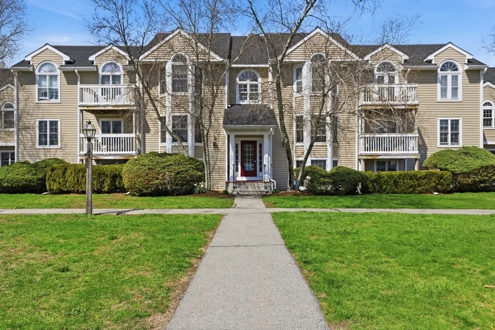 Unit for sale at 1606 Carrriage Ln, Taunton, MA 02780