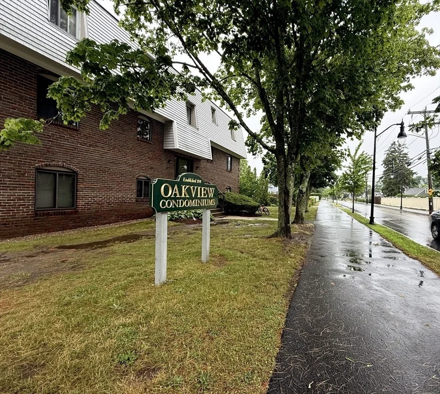 Unit for sale at 15 Oak Neck Rd, Barnstable, MA 02601
