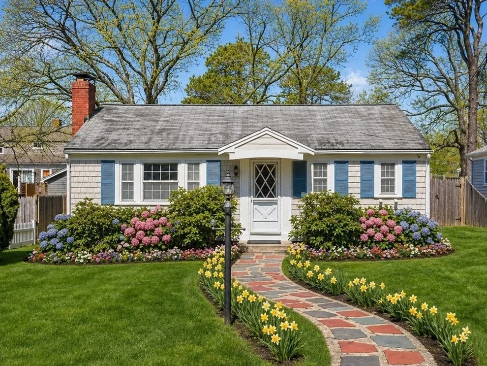 Unit for sale at 9 Mayflower Rd, Yarmouth, MA 02673
