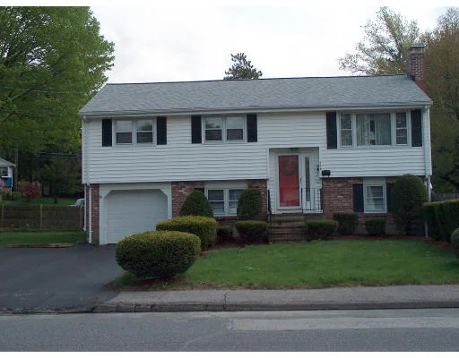 Unit for sale at 136 Grace Cr, Marlborough, MA 01752