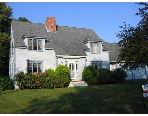 Unit for sale at 8 Gryzboska Circle, Framingham, MA 01702