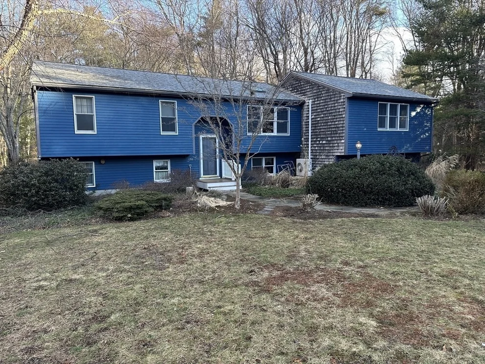 Unit for sale at 16 Reed Farm Rd, Lakeville, MA 02347