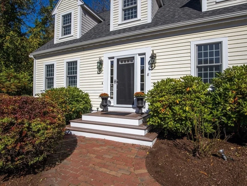 Unit for sale at 8 Trudys Ln, Scituate, MA 02066
