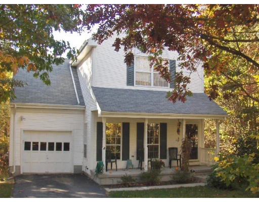 Unit for sale at 8 Lyon Ln, Foxboro, MA 02035
