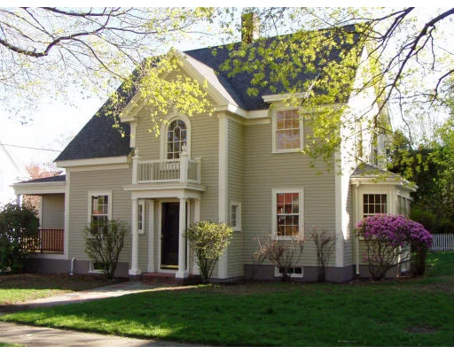 Unit for sale at 10 Pickwick Rd, Marblehead, MA 01945