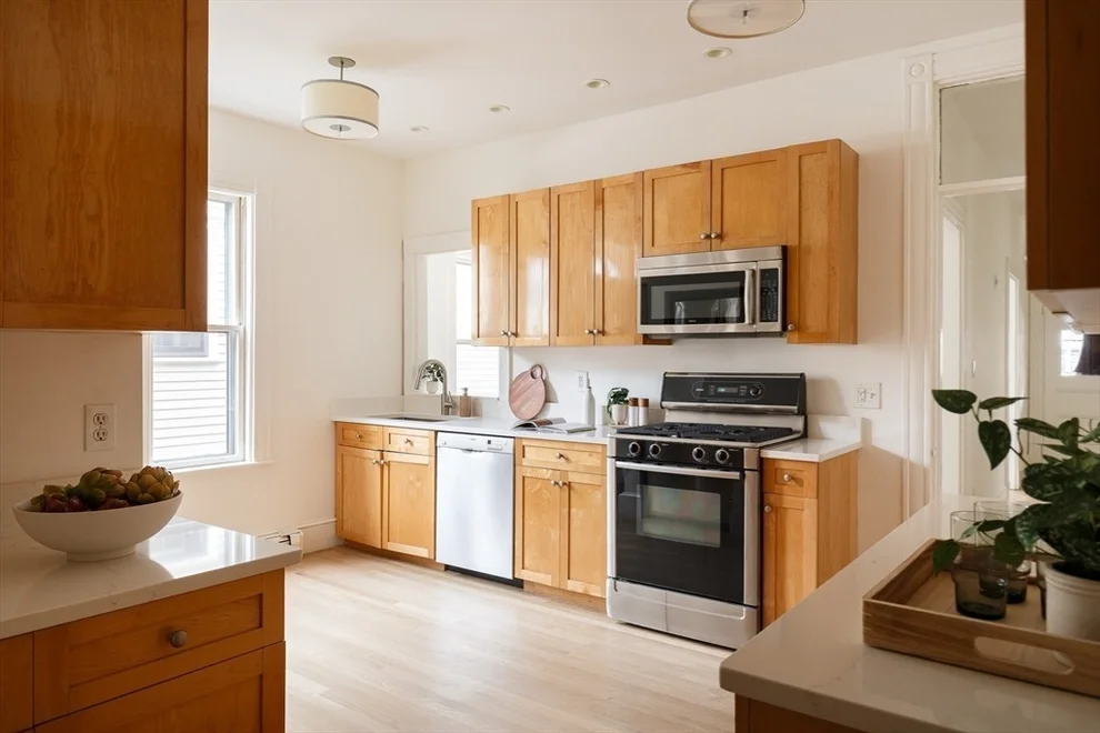 Unit for sale at 9 Leonard Ave, Cambridge, MA 02139