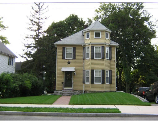 Unit for sale at 320 Washington St, Winchester, MA 01890