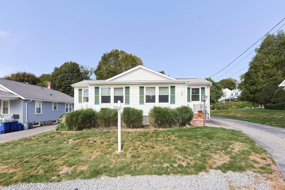 Unit for sale at 39 Dobson Rd, Braintree, MA 02184