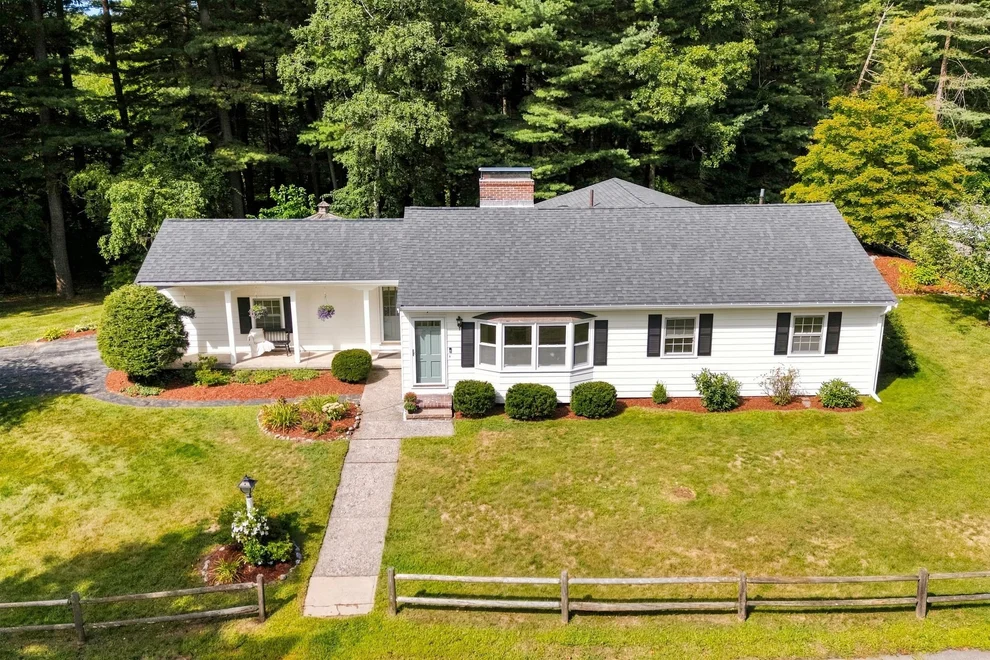 Unit for sale at 9 Hidden Way, Chelmsford, MA 01824