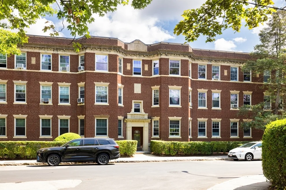 Unit for sale at 193 Pleasant St, Brookline, MA 02446