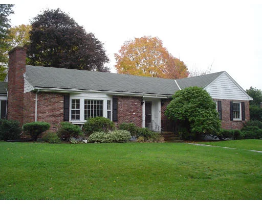 Unit for sale at 72 Partridge Lane, Belmont, MA 02478