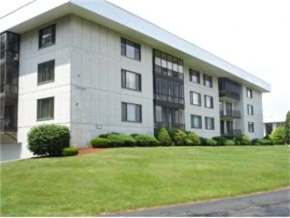 Unit for sale at 39 Spit Brook Road, Nashua, NH 03060