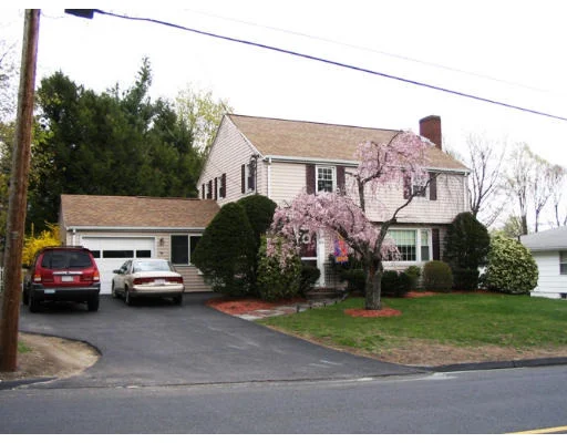 Unit for sale at 104 Brattle St, Worcester, MA 01606