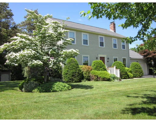 Unit for sale at 19 Longfellow Drive, Franklin, MA 02038