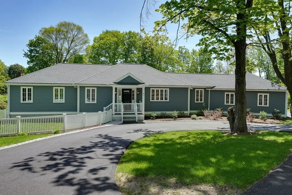 Unit for sale at 31 School St, Lunenburg, MA 01462