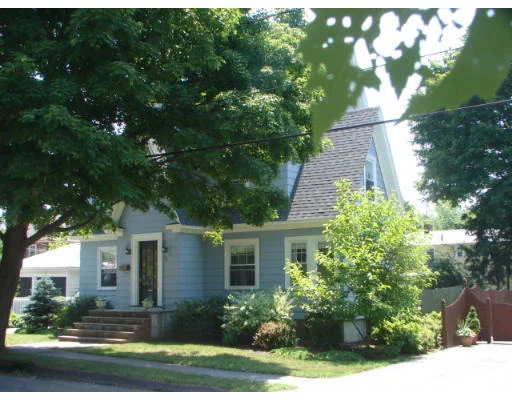 Unit for sale at 4 Homestead Rd, Marblehead, MA 01945
