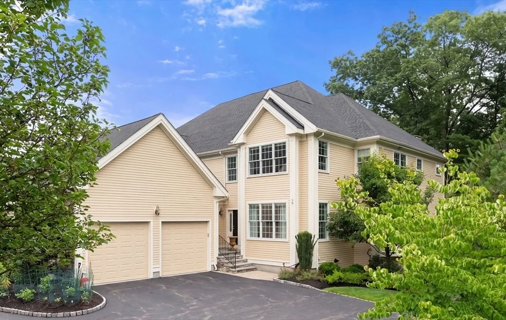 Unit for sale at 79 Clubhouse Way, Sutton, MA 01590