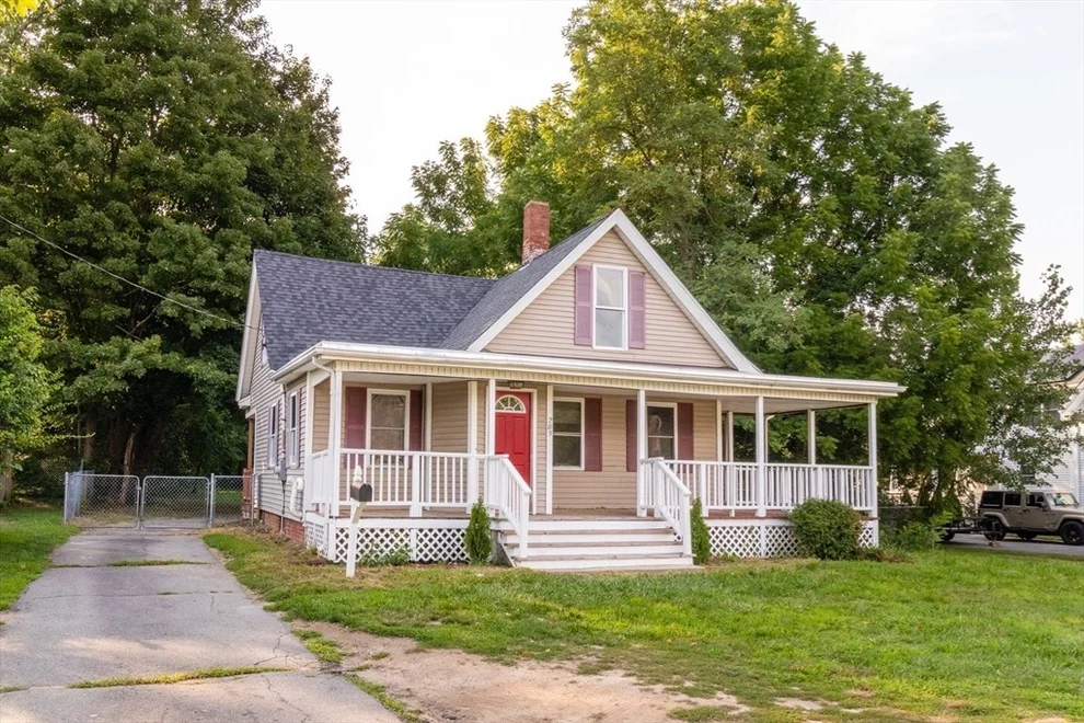 Unit for sale at 283 South St, Bridgewater, MA 02324