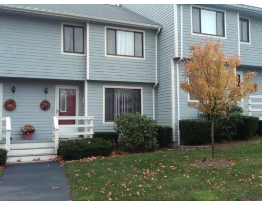 Unit for sale at 2 Hartshorn Pl, Walpole, MA 02081