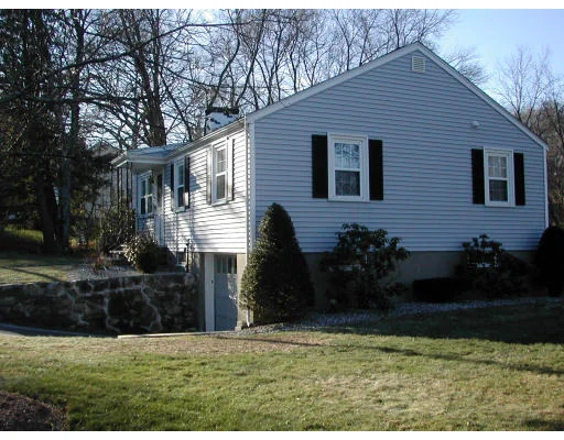 Unit for sale at 6 Larchmont Rd, North Reading, MA 01864