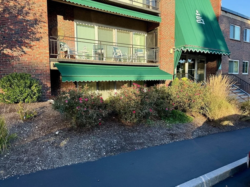 Unit for sale at 1206 Greendale Ave, Needham, MA 02492