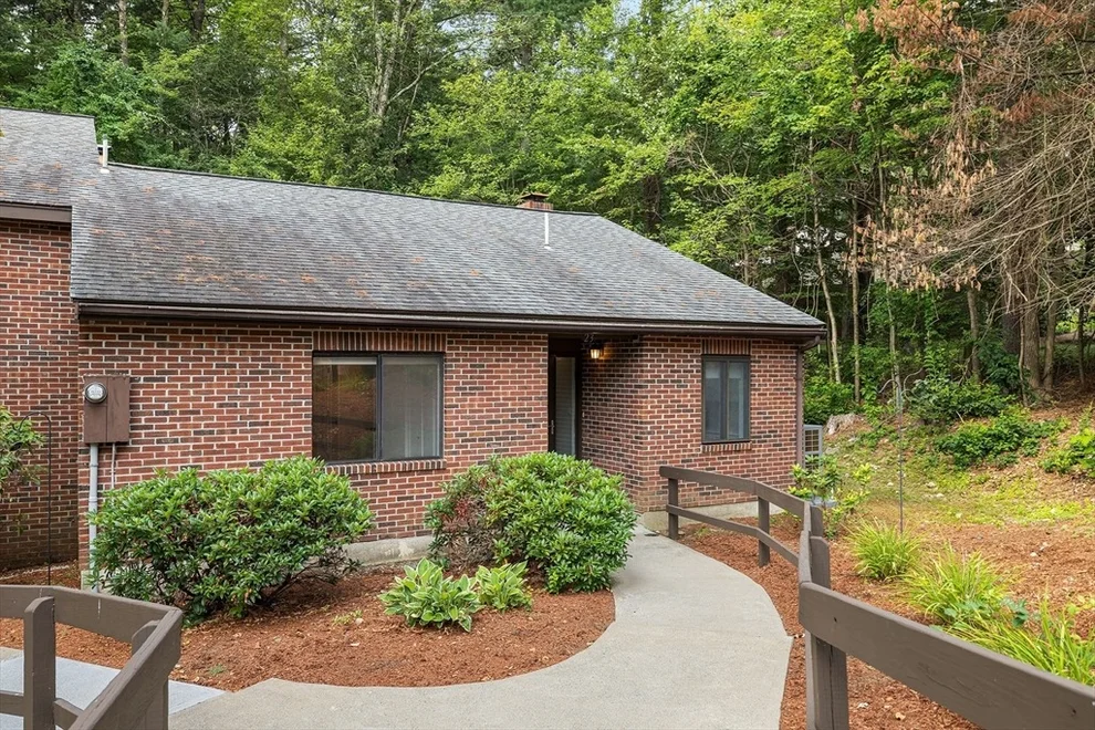 Unit for sale at 23 Highwood Dr, Franklin, MA 02038